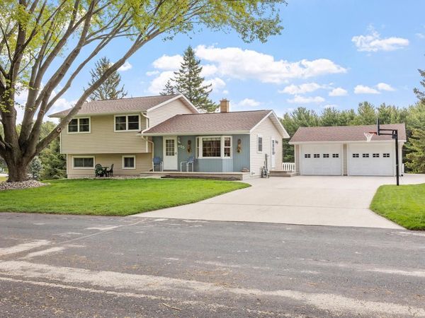 815 Jackson DRIVE, Cleveland, WI 53015