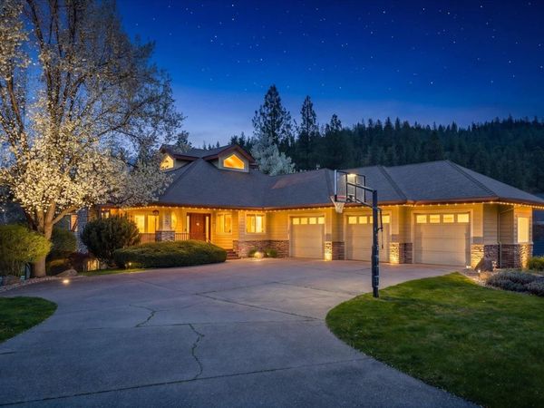 115 E Meadowlane Dr, Spokane, WA 99224