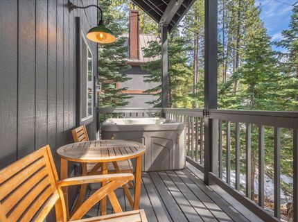 50638 Hemlock Court, Soda Springs, CA 95728 Photo