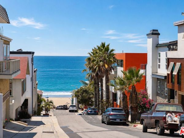 221 36th Street, Manhattan Beach, CA 90266