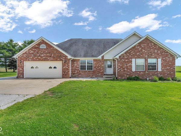 965 W Pearl Street, Trafalgar, IN 46181