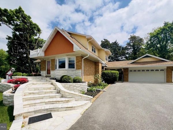 703 S VALLEY AVENUE, VINELAND, NJ 08360