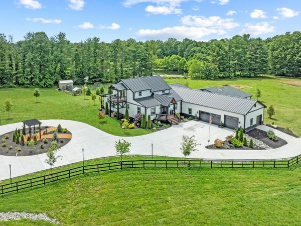 3358 Plateau Rd , Crossville, TN 38571