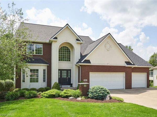 929 Hidden Valley Drive , Wadsworth, OH 44281