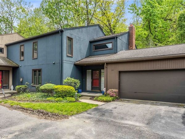 36 Oakshore Drive , Bratenahl, OH 44108