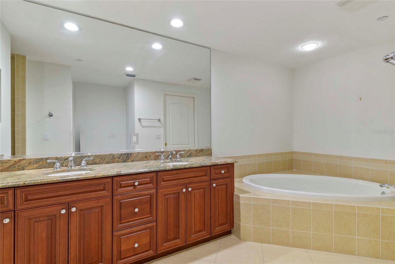 261 Minorca Beach Way, Unit 606, New Smyrna Beach, FL 32169 Photo