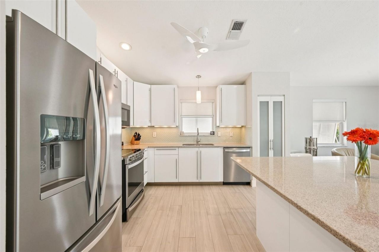 262 S Harbor Drive, Holmes Beach, FL 34217 Photo
