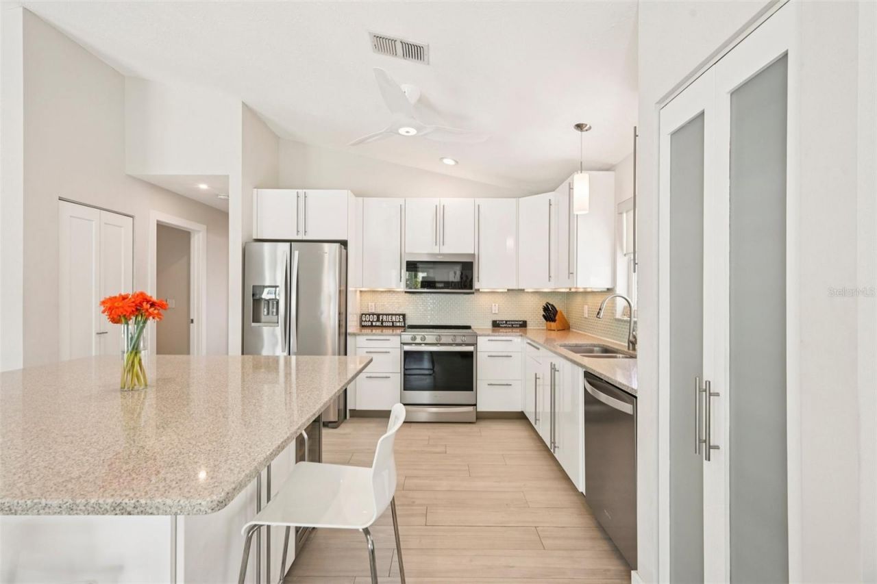 262 S Harbor Drive, Holmes Beach, FL 34217 Photo