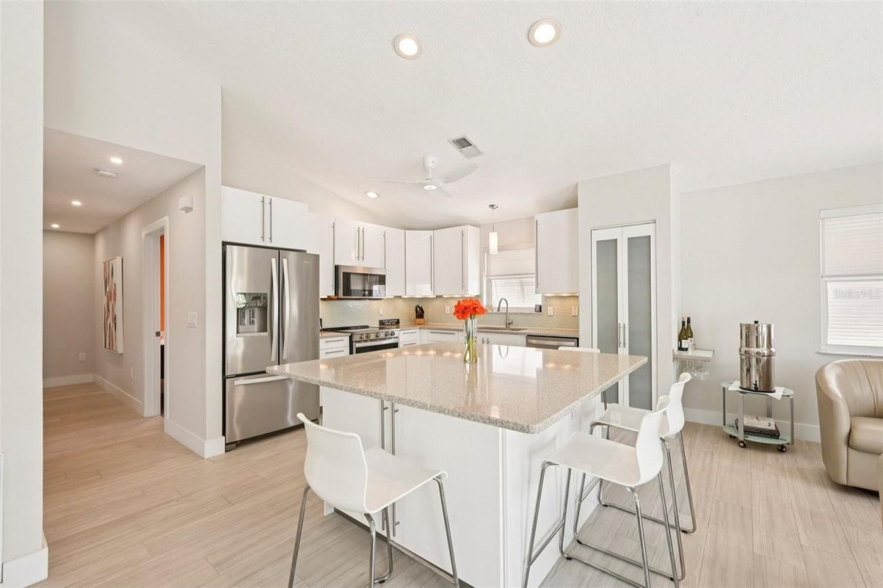 262 S Harbor Drive, Holmes Beach, FL 34217 Photo