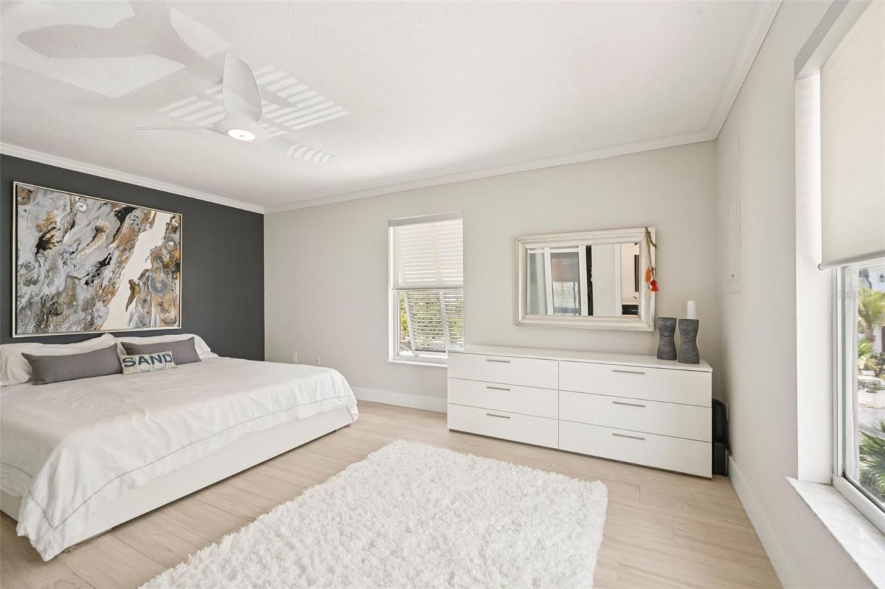 262 S Harbor Drive, Holmes Beach, FL 34217 Photo