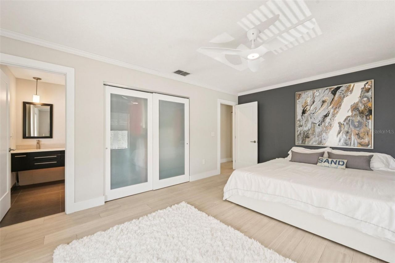 262 S Harbor Drive, Holmes Beach, FL 34217 Photo