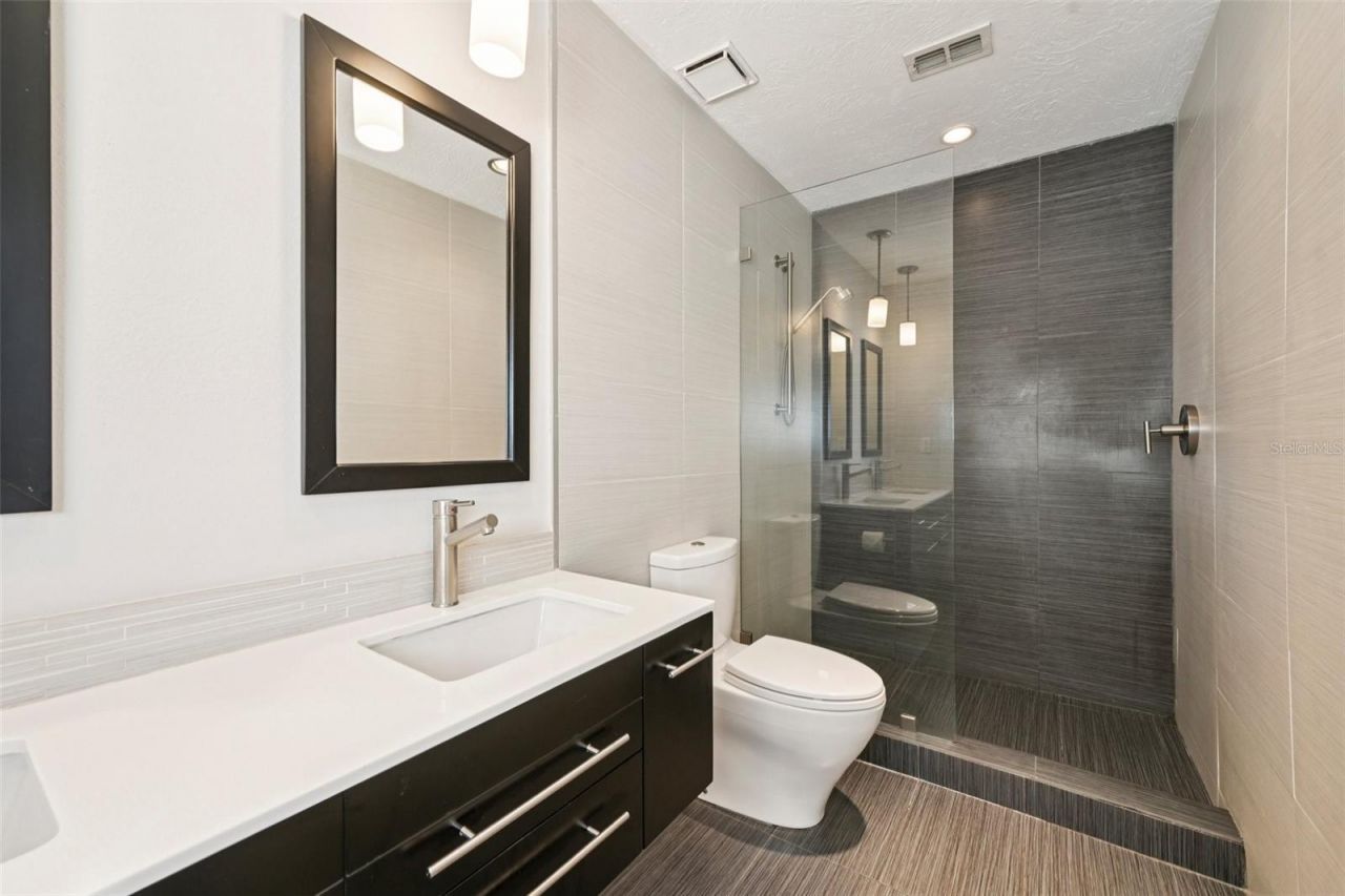 262 S Harbor Drive, Holmes Beach, FL 34217 Photo