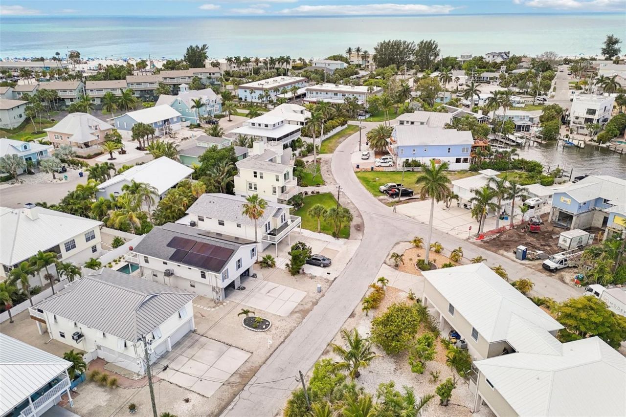262 S Harbor Drive, Holmes Beach, FL 34217 Photo