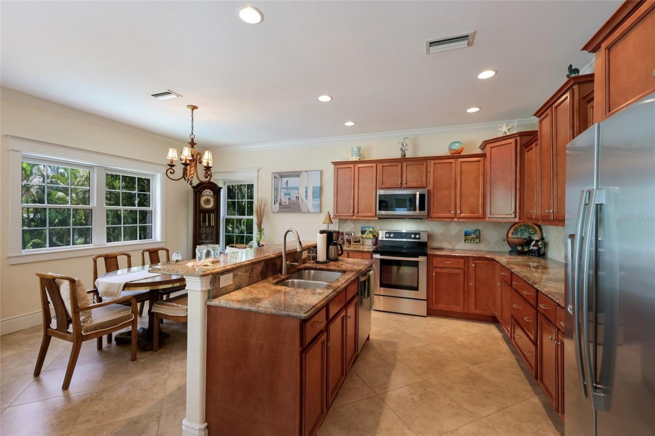 309 68th Street, Holmes Beach, FL 34217 Photo