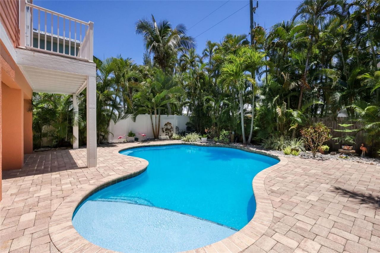 309 68th Street, Holmes Beach, FL 34217 Photo