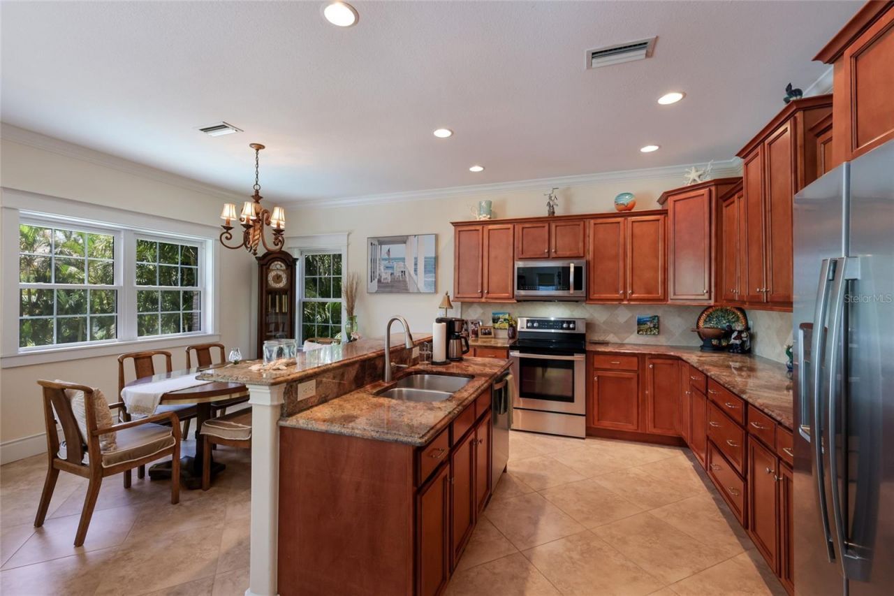 309 68th Street, Holmes Beach, FL 34217 Photo