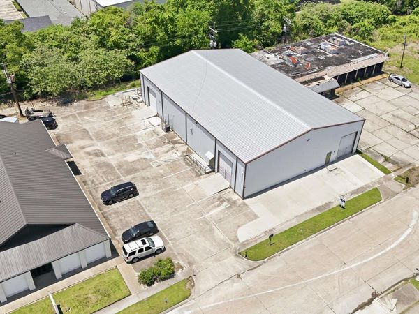 2063 Dallas Dr, Baton Rouge, LA 70806