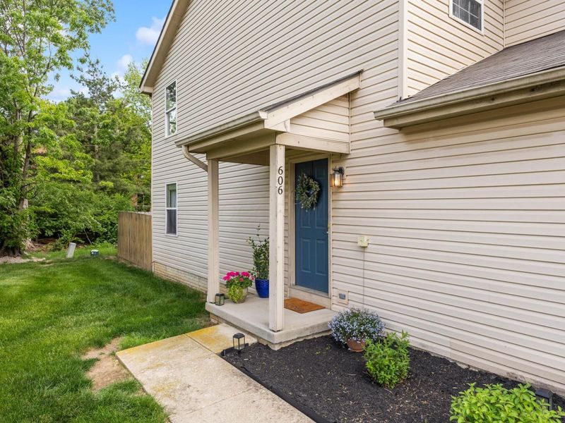 606 Chadwood Drive, Columbus, OH 43230 Photo 2
