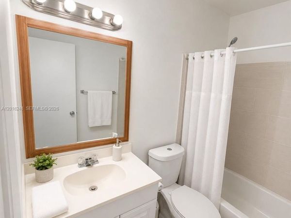 18051 NW 68th Ave, Unit K201, Hialeah, FL 33015