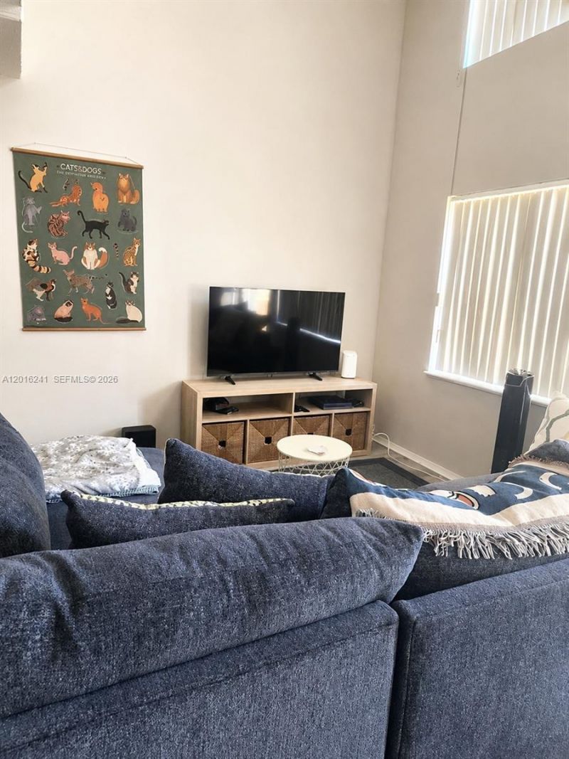18051 NW 68th Ave, Unit K201, Hialeah, FL 33015 Photo