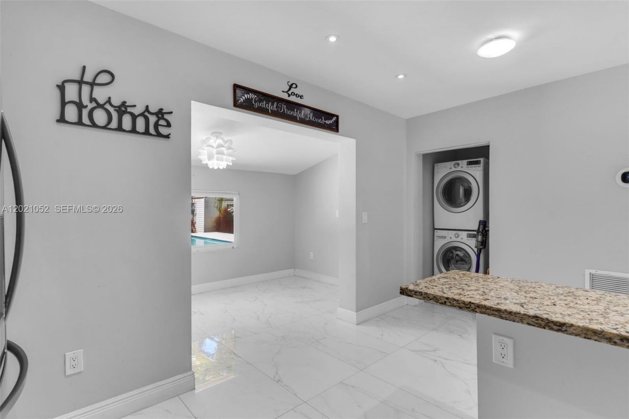 2340 SW 15th St, Fort Lauderdale, FL 33312 Photo