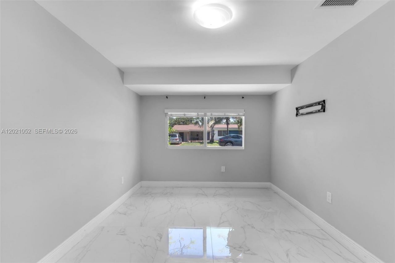 2340 SW 15th St, Fort Lauderdale, FL 33312 Photo