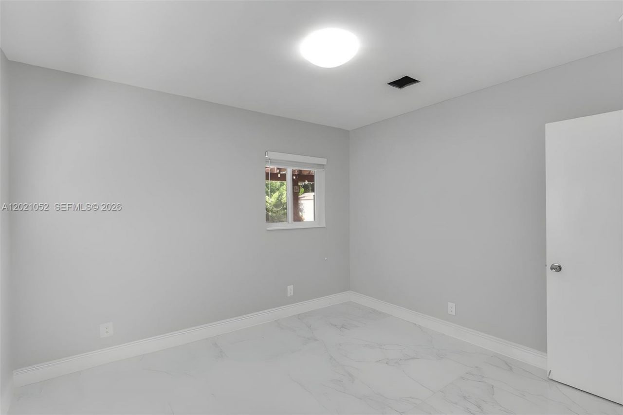 2340 SW 15th St, Fort Lauderdale, FL 33312 Photo