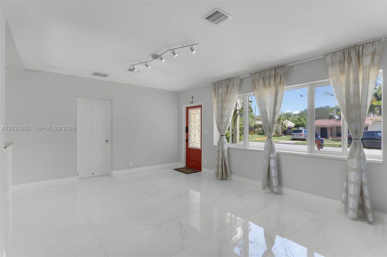 2340 SW 15th St, Fort Lauderdale, FL 33312 Photo