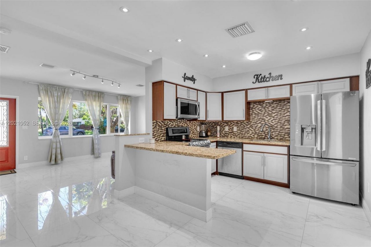 2340 SW 15th St, Fort Lauderdale, FL 33312 Photo