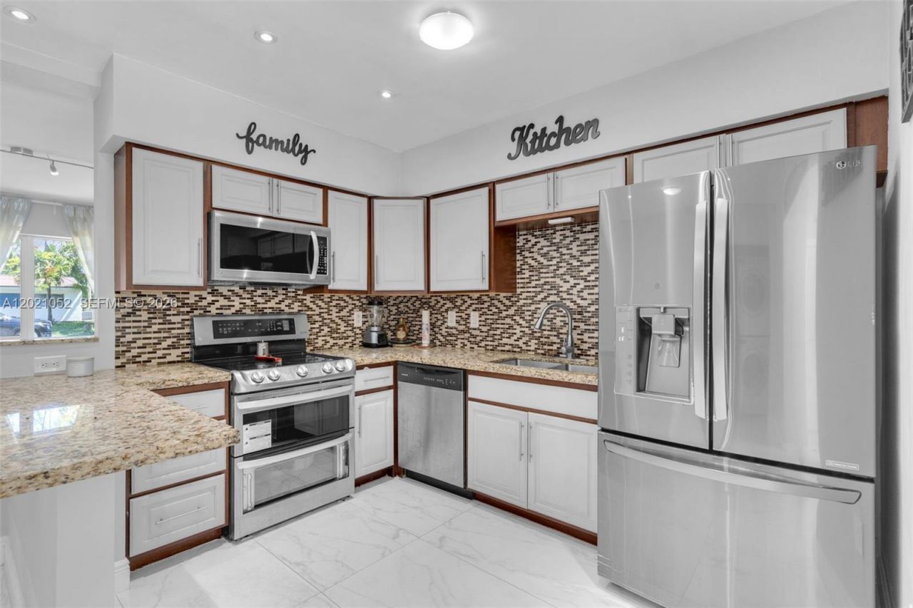 2340 SW 15th St, Fort Lauderdale, FL 33312 Photo