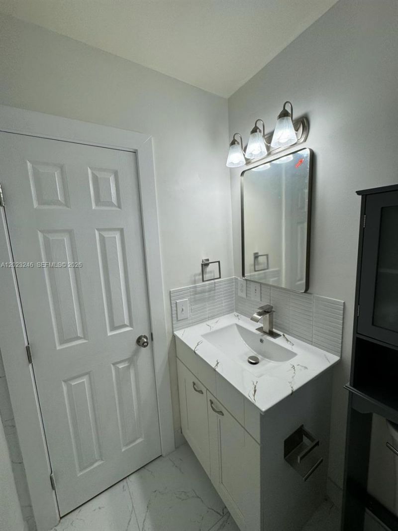 1222 NW 102nd St , Unit 2, Miami, FL 33147 Photo