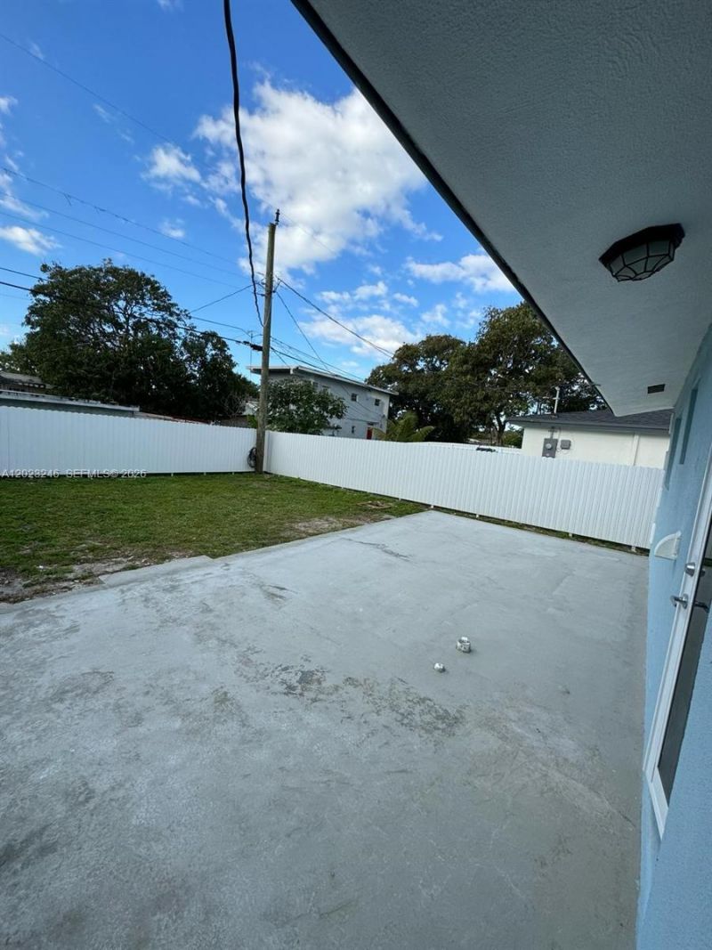 1222 NW 102nd St , Unit 2, Miami, FL 33147 Photo