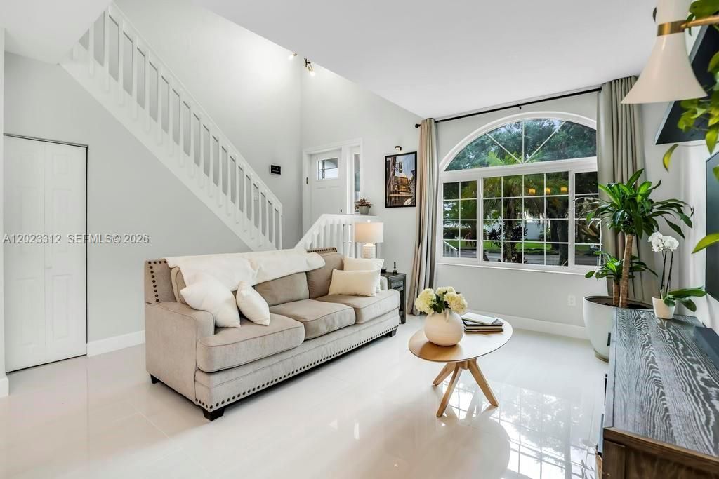 690 NW 159th Ln, Pembroke Pines, FL 33028 Photo
