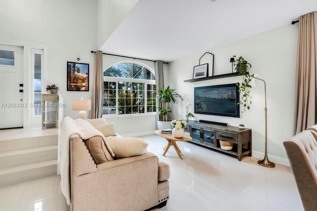 690 NW 159th Ln, Pembroke Pines, FL 33028 Photo