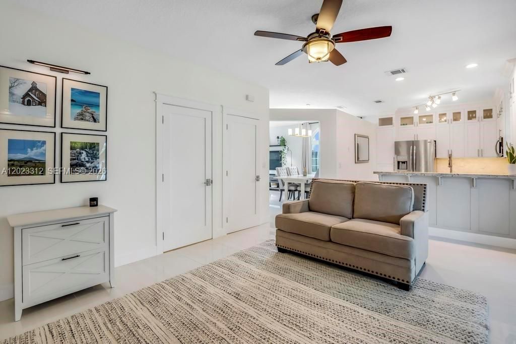 690 NW 159th Ln, Pembroke Pines, FL 33028 Photo