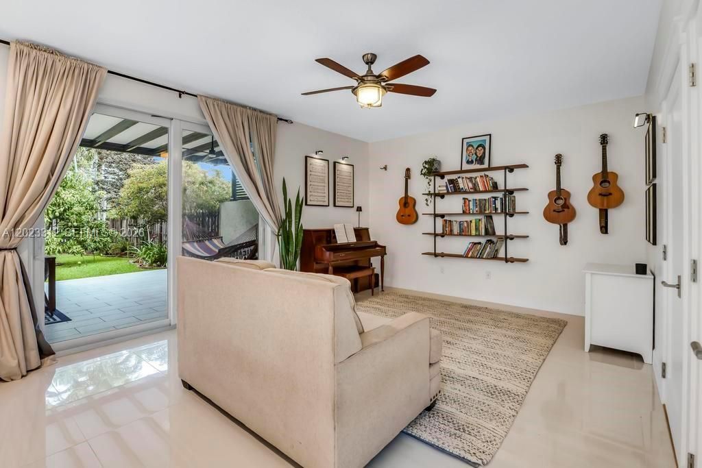 690 NW 159th Ln, Pembroke Pines, FL 33028 Photo