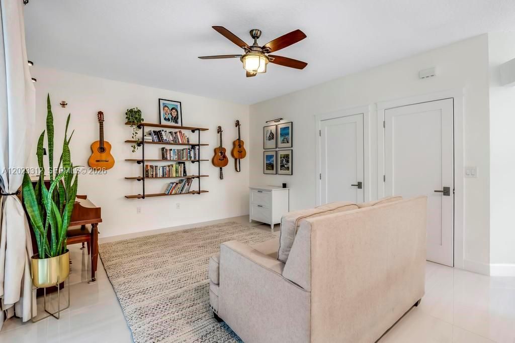 690 NW 159th Ln, Pembroke Pines, FL 33028 Photo