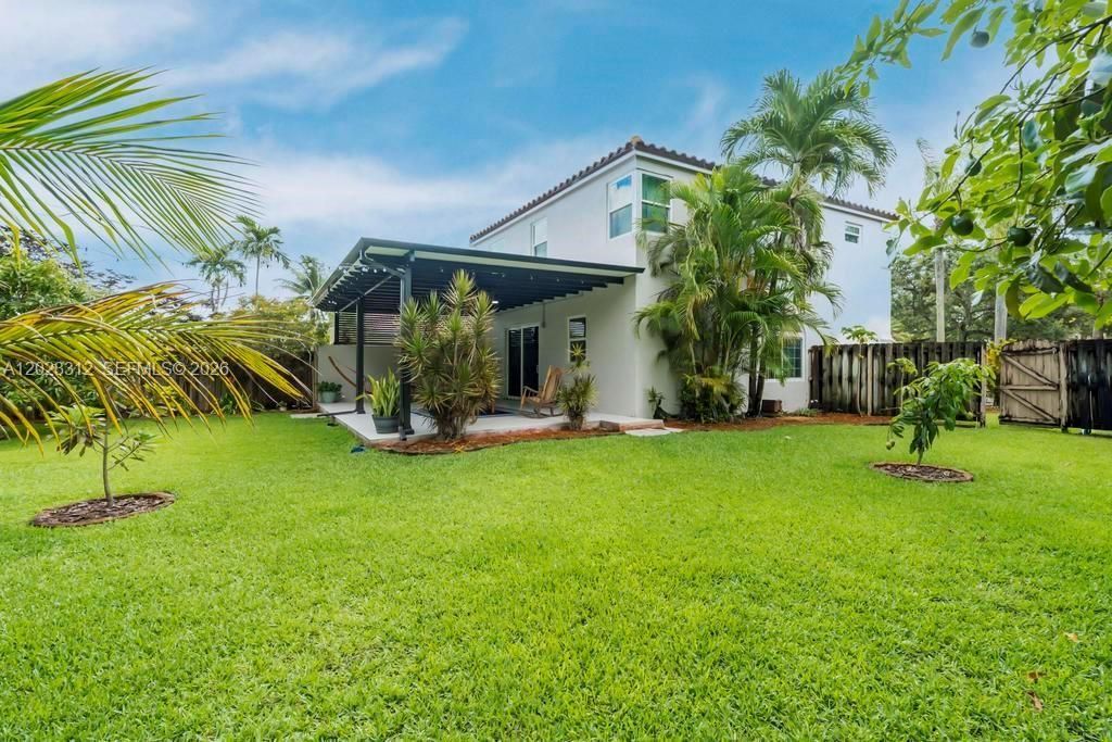 690 NW 159th Ln, Pembroke Pines, FL 33028 Photo