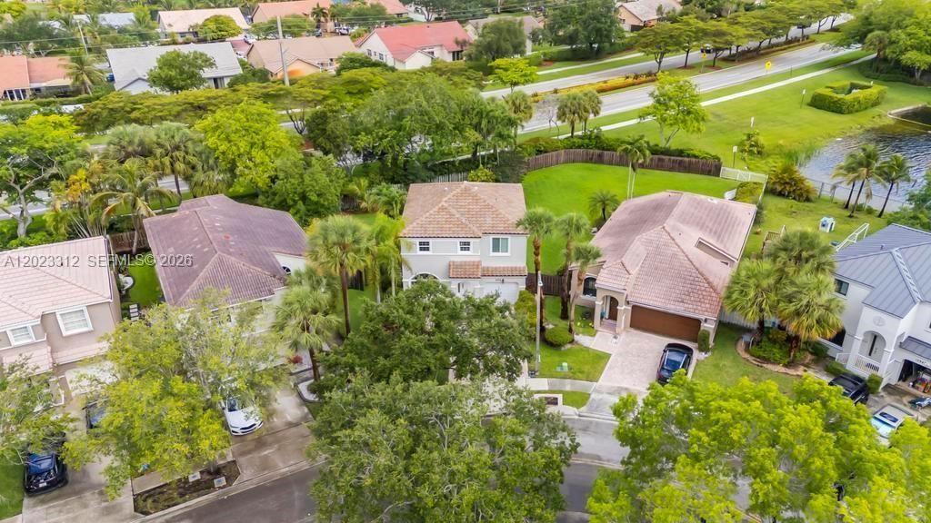 690 NW 159th Ln, Pembroke Pines, FL 33028 Photo
