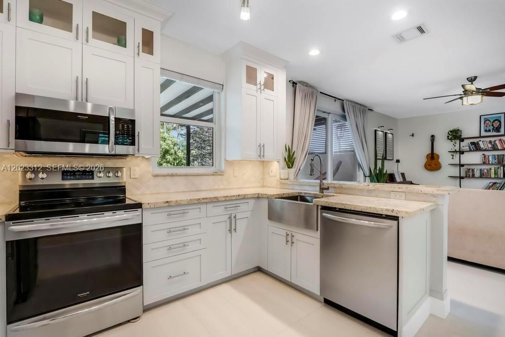 690 NW 159th Ln, Pembroke Pines, FL 33028 Photo