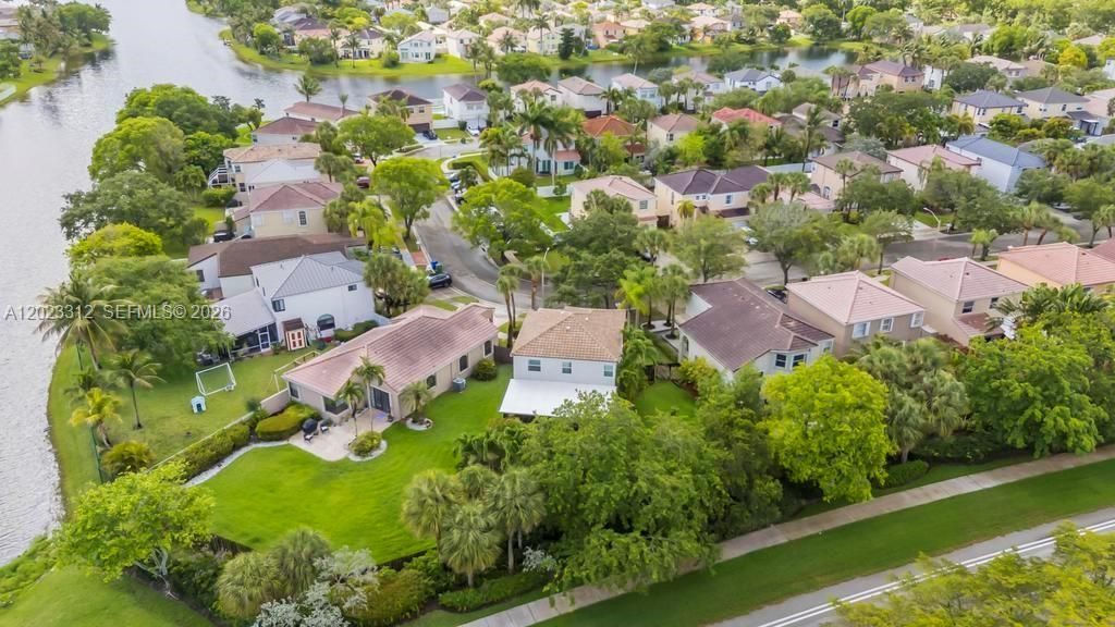 690 NW 159th Ln, Pembroke Pines, FL 33028 Photo
