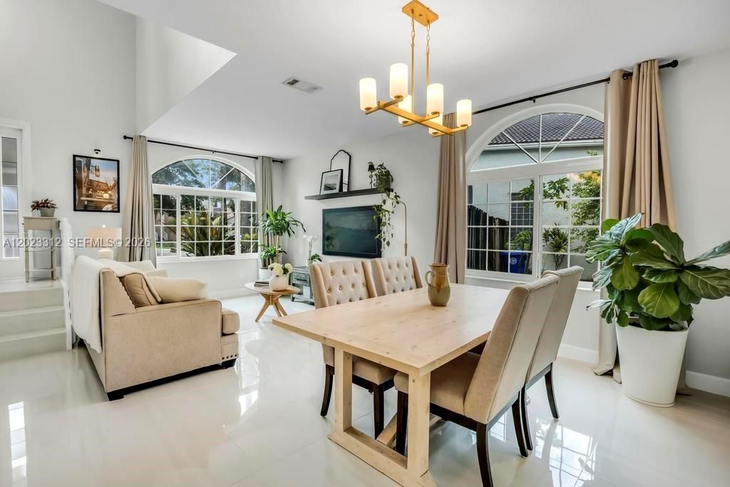 690 NW 159th Ln, Pembroke Pines, FL 33028 Photo