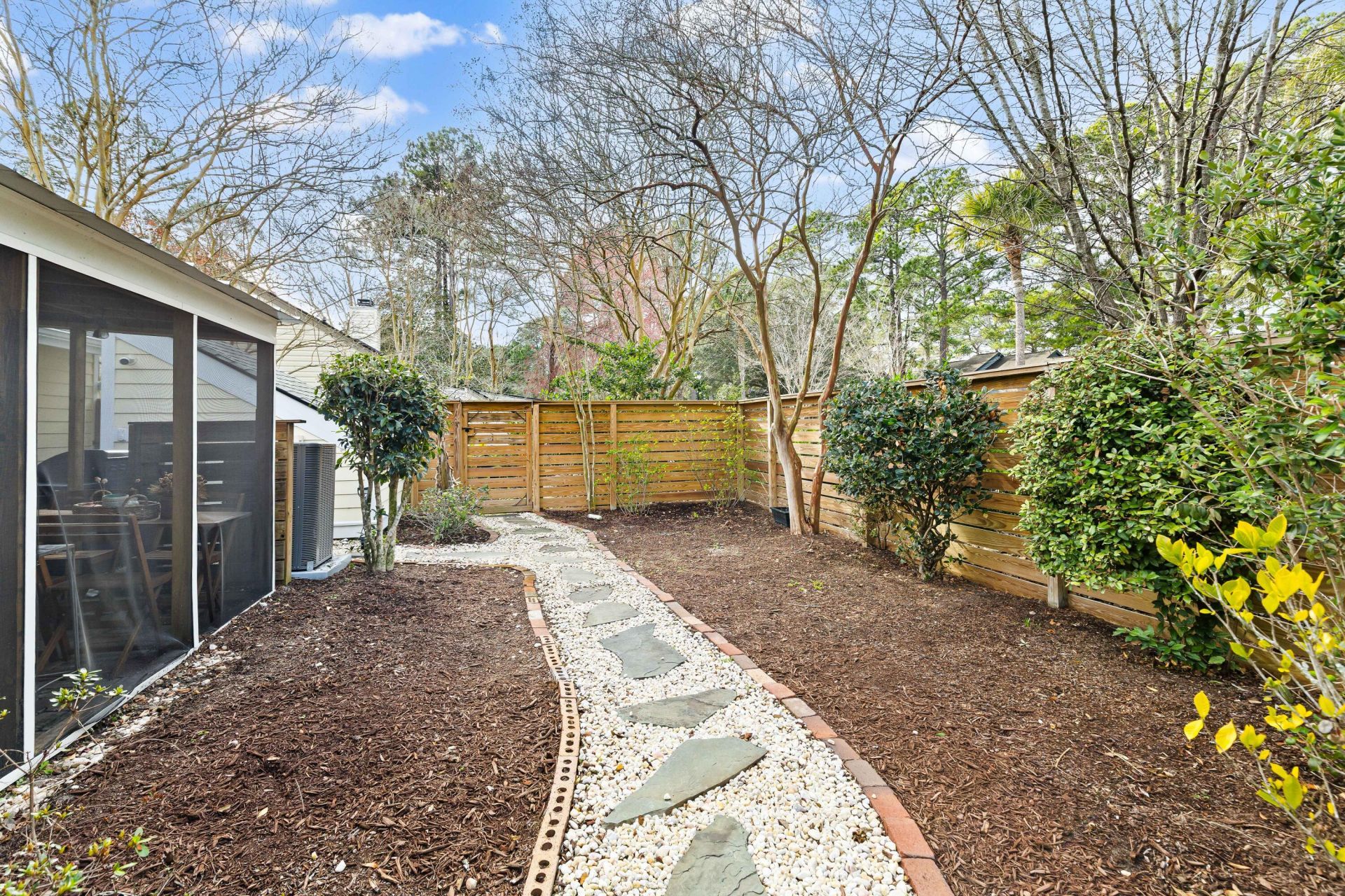 1115 Honeysuckle Court Photo 17