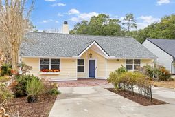 1115 Honeysuckle Court photo 4