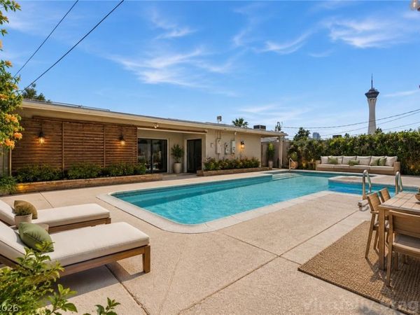 909 Canosa Avenue, Las Vegas, NV 89104
