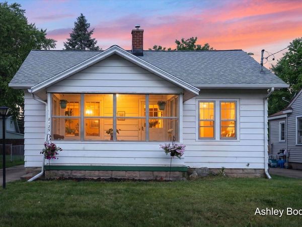 2129 Emerald Avenue NE, Grand Rapids, MI 49505