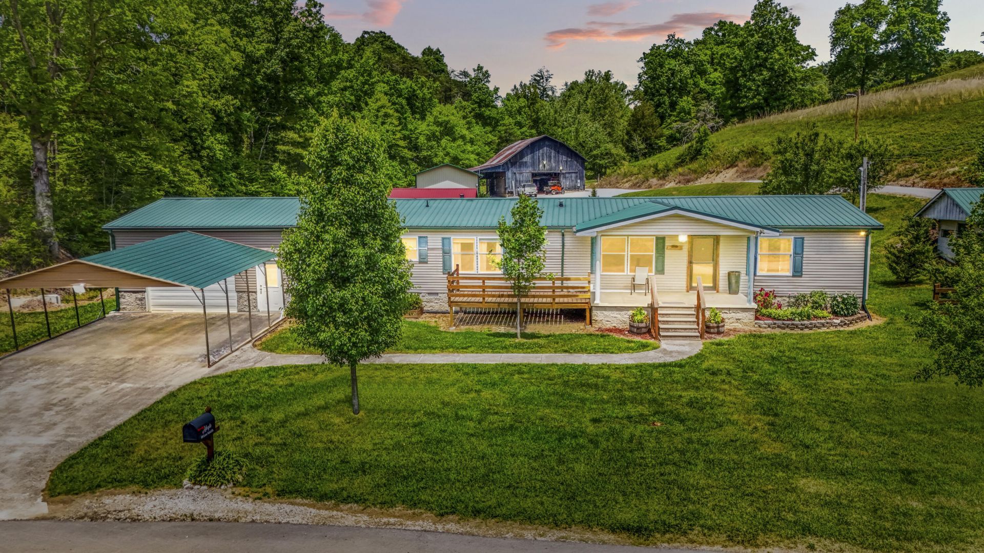 404 Lower Nickell Branch Road, Hazel Green, KY 41332