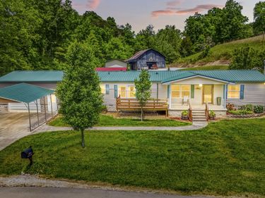 404 Lower Nickell Branch Road, Hazel Green, KY 41332