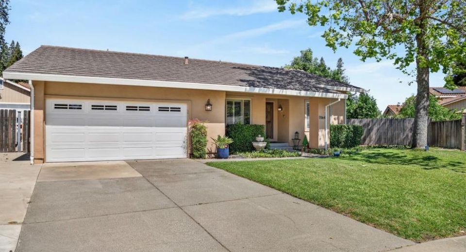 7064 Riverside Blvd, Sacramento, CA 95831 Photo