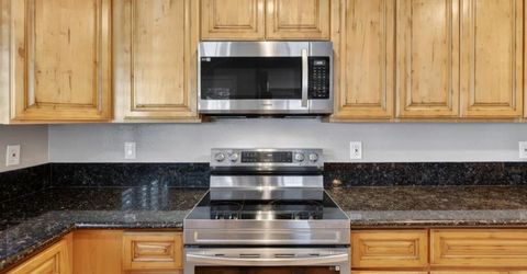 7064 Riverside Blvd, Sacramento, CA 95831 Photo